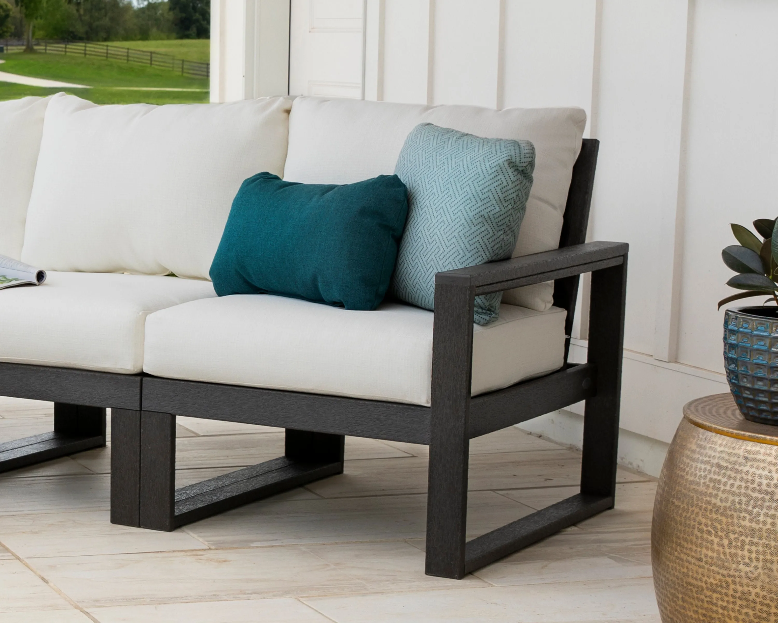 EDGE Modular Right Arm Chair